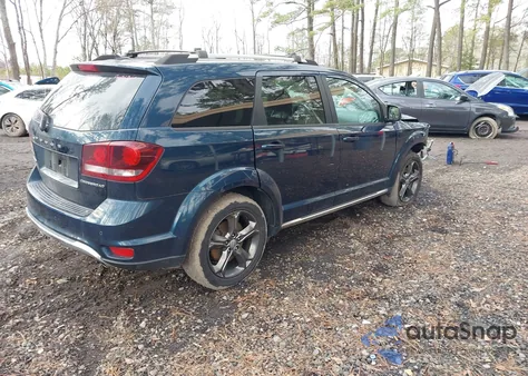 2015 Dodge Journey Crossroad z USA, uszkodzony, nr VIN 3C4PDCGG5FT712426